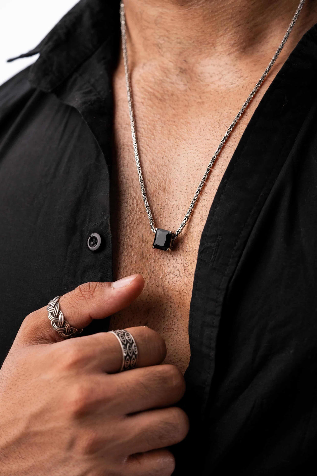 The black Turkish necklace