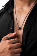 The black Turkish necklace