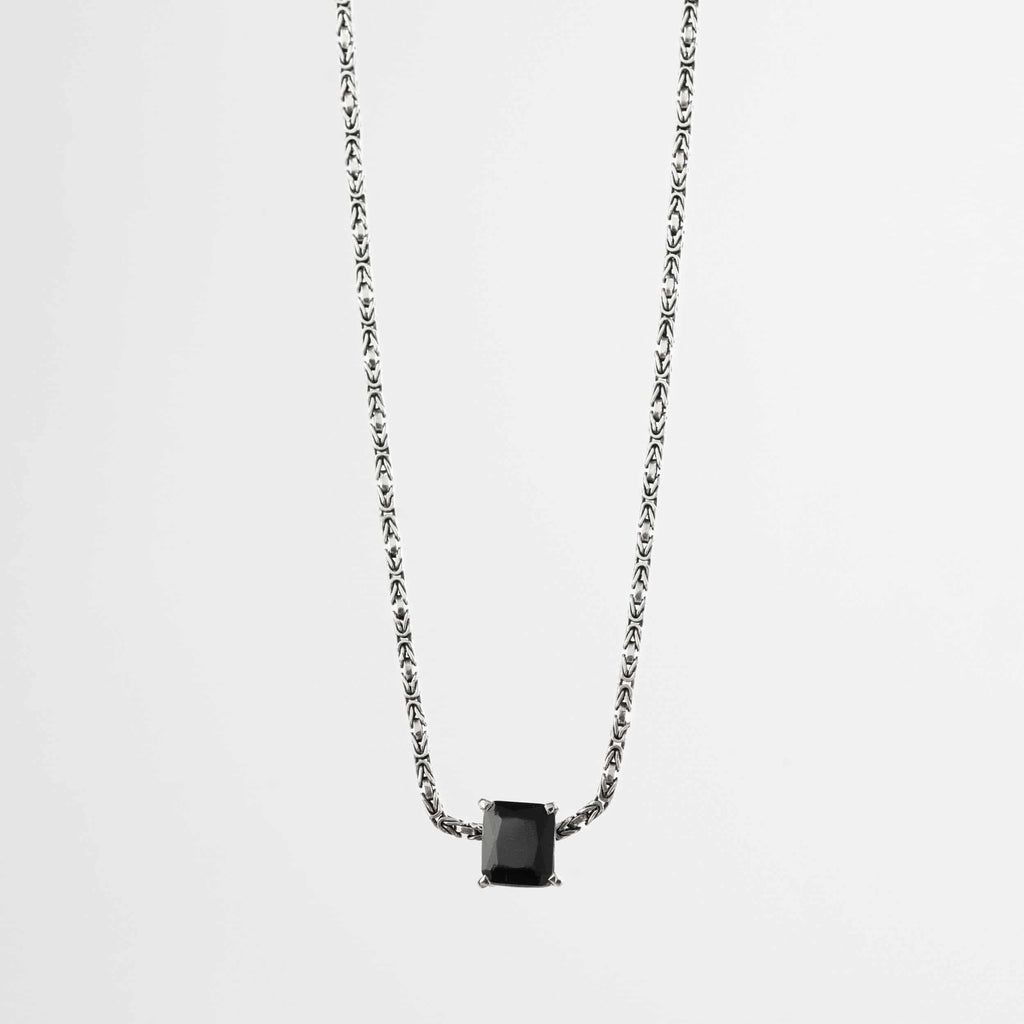 The black Turkish necklace